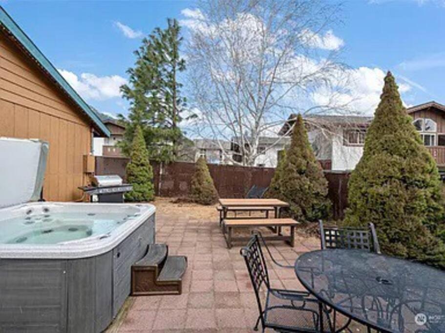Cozy Bavarian Getaway レブンワース エクステリア 写真