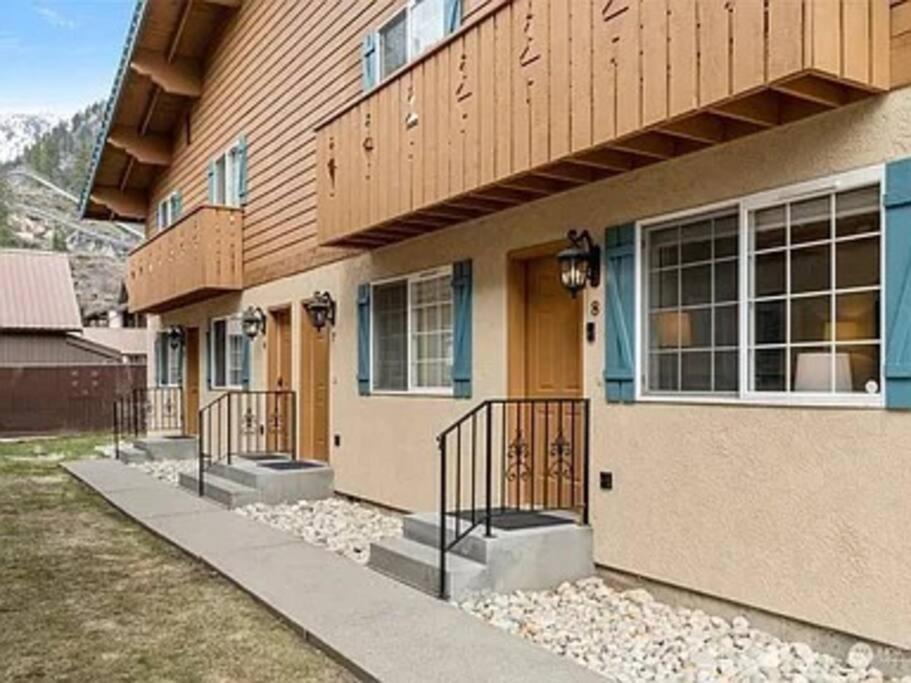 Cozy Bavarian Getaway レブンワース エクステリア 写真